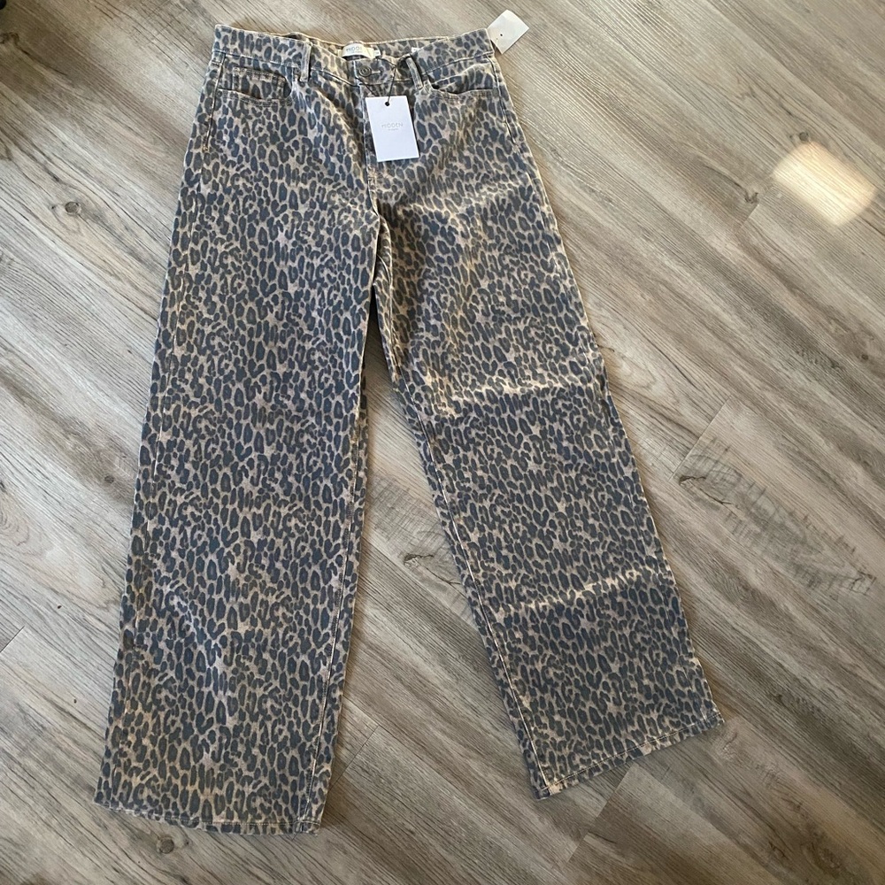 Hidden Jeans size 28 baggy